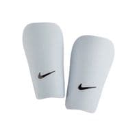 Футбольные щитки Nike NK J GUARD-CE SP2162-100 белый, черный Дет L (883418812218)