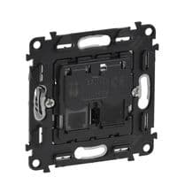 Розетка Legrand RJ45 Кат.5е UTP Valena IN'MATIC