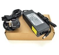 Адаптер питания Merlion для ноутбуков TOSHIBA 15V 6.0A 90W 6.36х3.0мм, длина 0.9м + кабель питания (LTO90/15-6,36*3,0)