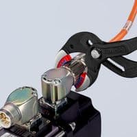 Ключ KNIPEX трубний переставний з пластиковою накладкою (81 11 250)